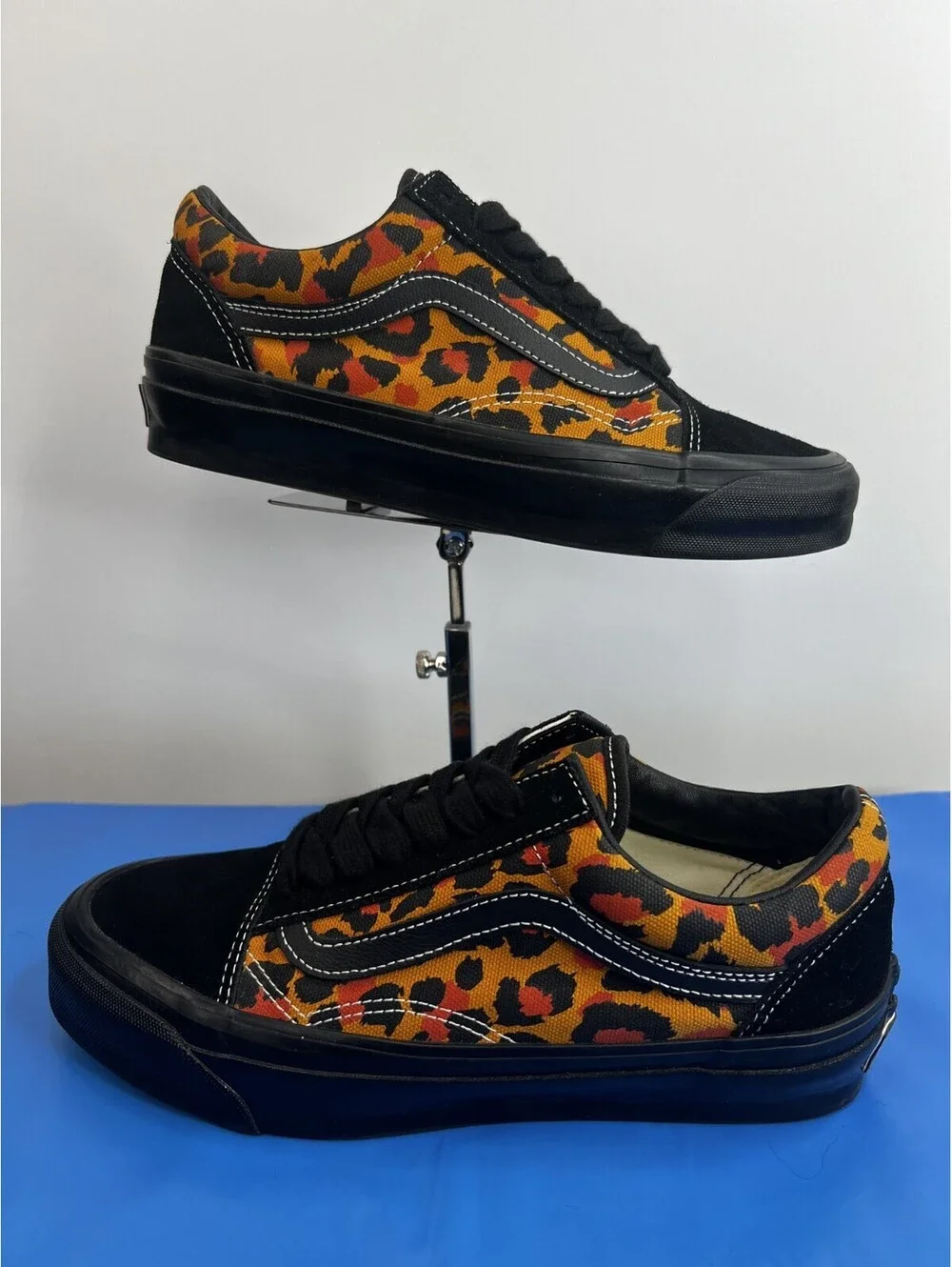 Vans Old Skool Men’s 7.5 Women’s 9 Orange Leopard Animal Print Black Shoes